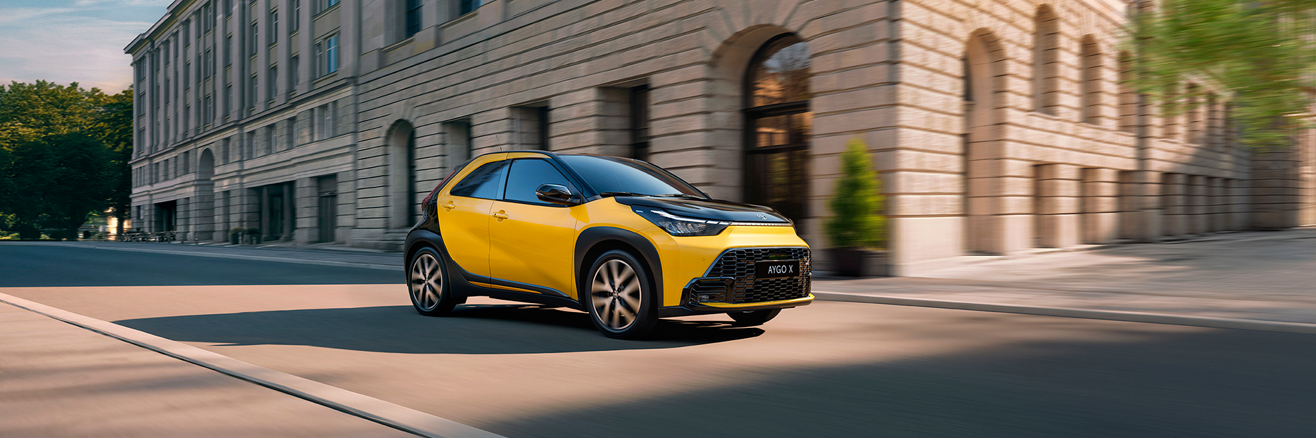 TOY_AYGO_X_HEV_2025_HUB_IMG_01_GR_Sport_1920x1080a