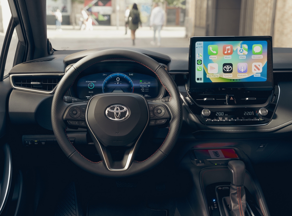 Corolla-Hatchback-Hybrid-Dynamic_interior_3_1920x1080.jpg