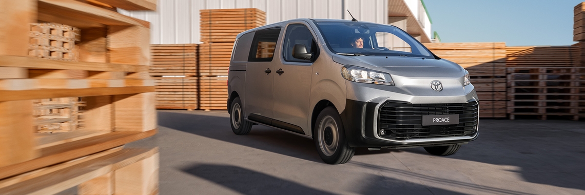 Toyota-Proace-exterieur-zilver-grijs-schuinvoor